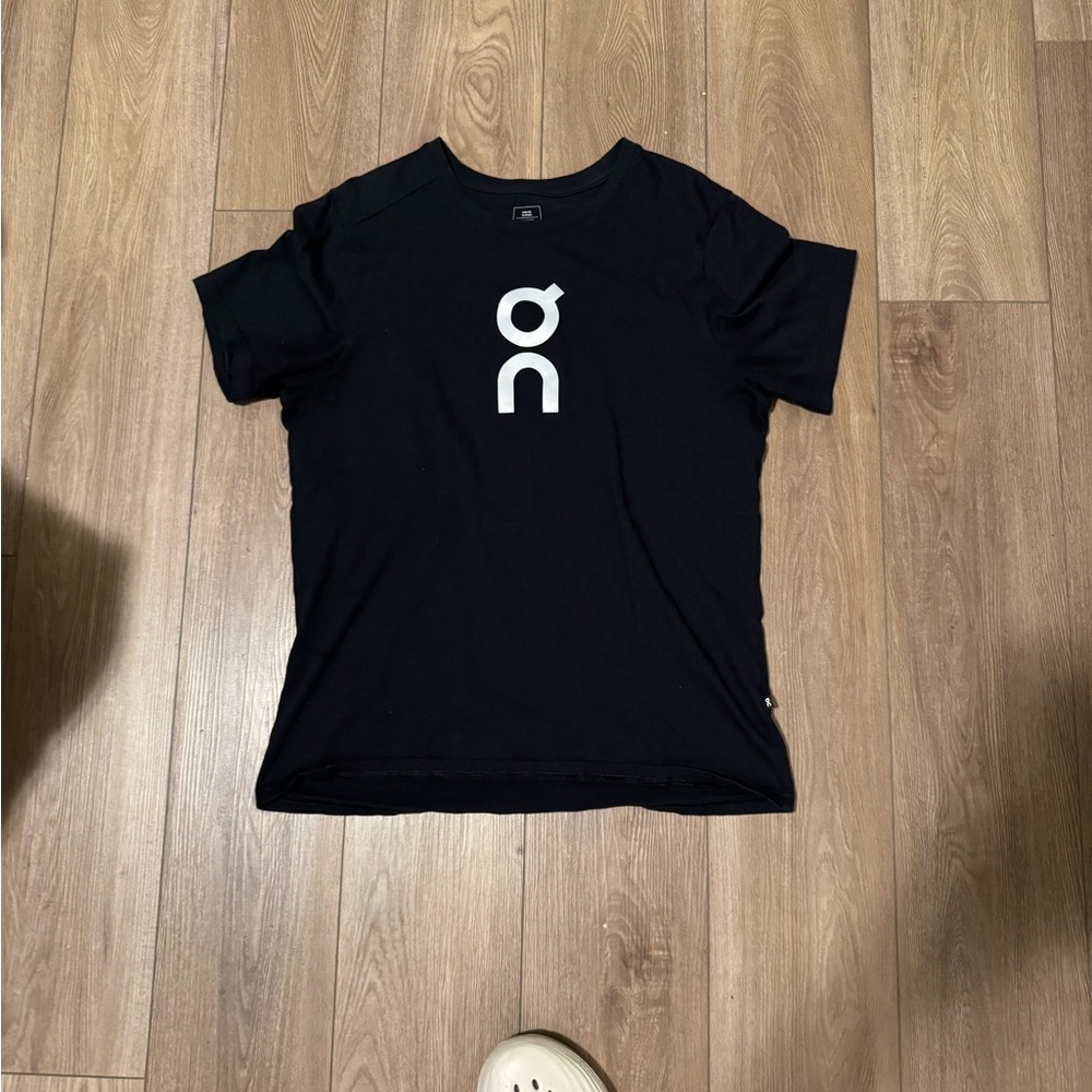 On Running Black Short Sleeve Tee